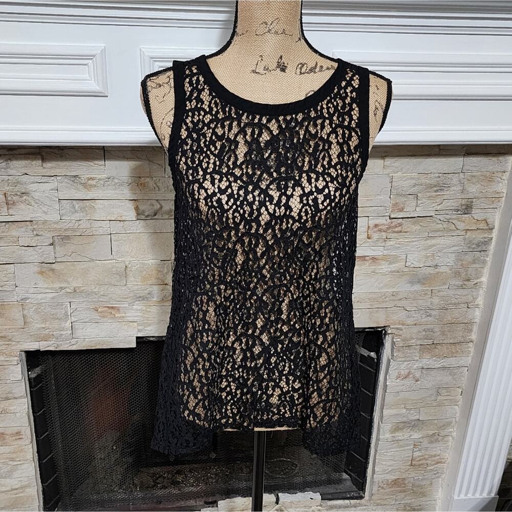 Banana Republic black sheer crocheted‎ lace tank top size small
